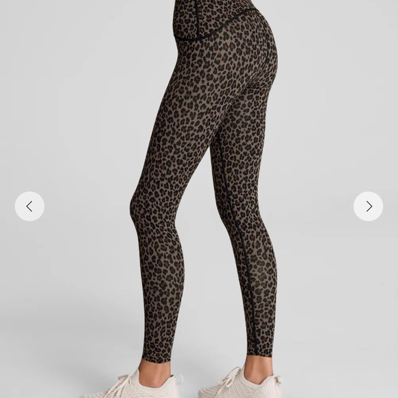 Leopard Print Activewear Set - Picture 4 of 5